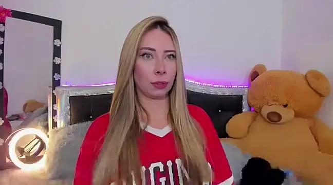 JanneKim online show from February 7, 2025, 8:31 pm