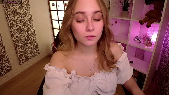 LianaBright online show from January 21, 2025, 11:56 am