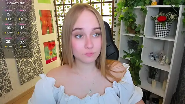 LianaBright online show from March 5, 2025, 5:50 am