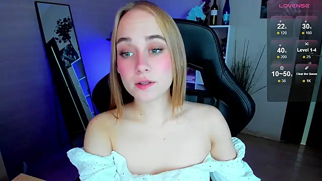 LianaBright online show from October 5, 2025, 2:10 am