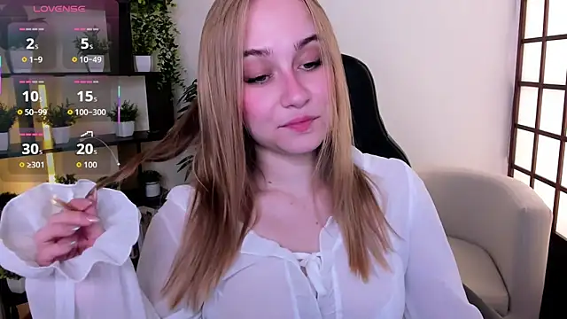 LianaBright online show from June 11, 2026, 2:11 am
