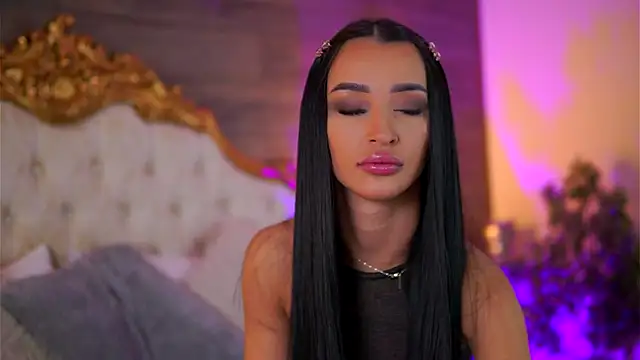 DeniseDevilles online show from February 4, 2025, 9:07 am