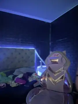 Paloma  LS online show from March 5, 2025, 6:01 pm