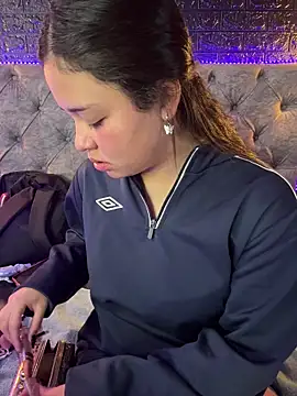 Paloma  LS online show from December 15, 2025, 7:29 pm