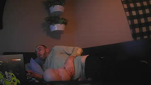 Snapshot of smokee_parT903 chatting on January 2, 2025, 6:56 pm smokee parT903 online show from January 2, 2025, 6:56 pm