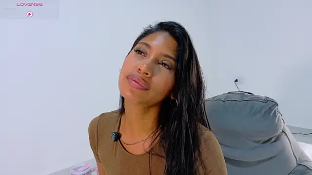 Snapshot of Anna_risse chatting on May 25, 2026, 6:19 am Anna risse online show from May 25, 2026, 6:19 am