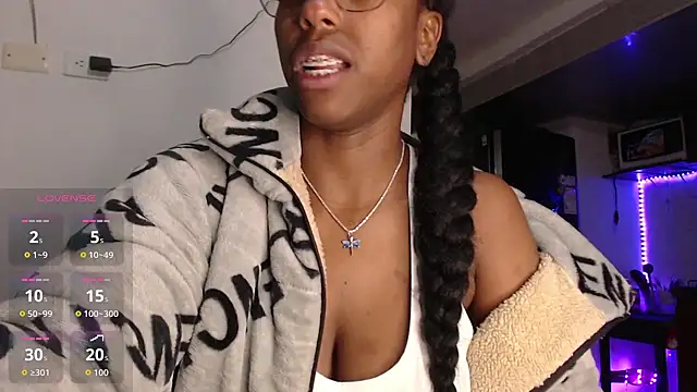 Snapshot of CoccoBele69 chatting on February 11, 2026, 4:50 am CoccoBele69 online show from February 11, 2026, 4:50 am
