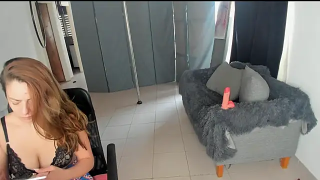 Snapshot of jessiburningheels chatting on January 19, 2025, 4:46 pm jessiburningheels online show from January 19, 2025, 4:46 pm