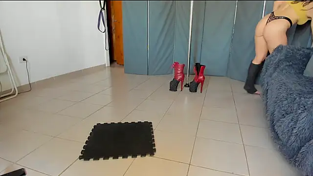 Snapshot of jessiburningheels chatting on January 24, 2025, 6:25 pm jessiburningheels online show from January 24, 2025, 6:25 pm