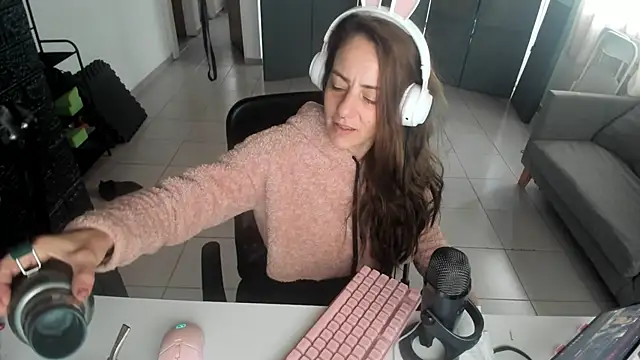 Snapshot of jessiburningheels chatting on March 16, 2025, 1:49 pm jessiburningheels online show from March 16, 2025, 1:49 pm