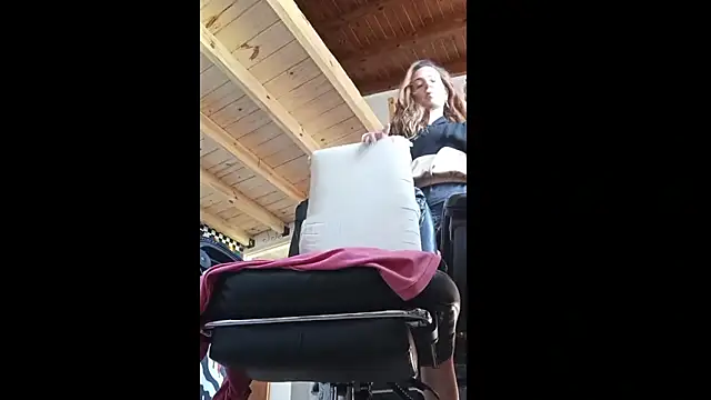 Snapshot of jessiburningheels chatting on November 22, 2025, 12:48 pm jessiburningheels online show from November 22, 2025, 12:48 pm