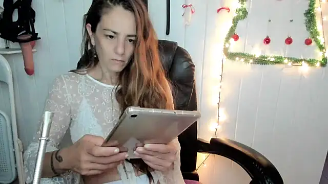 Snapshot of jessiburningheels chatting on December 14, 2025, 9:14 am jessiburningheels online show from December 14, 2025, 9:14 am