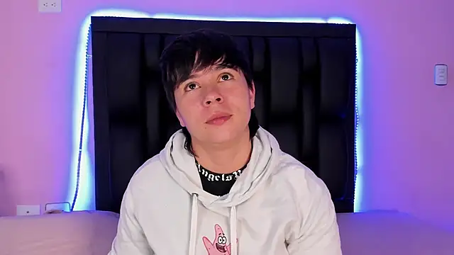 AbbySmiitth  online show from February 18, 2025, 12:39 pm