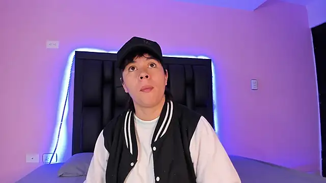 AbbySmiitth  online show from February 20, 2025, 12:15 pm