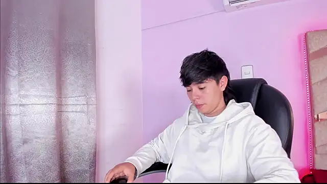 AbbySmiitth  online show from March 18, 2025, 3:10 pm