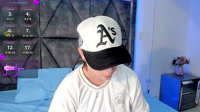 AbbySmiitth  online show from June 19, 2026, 9:29 pm