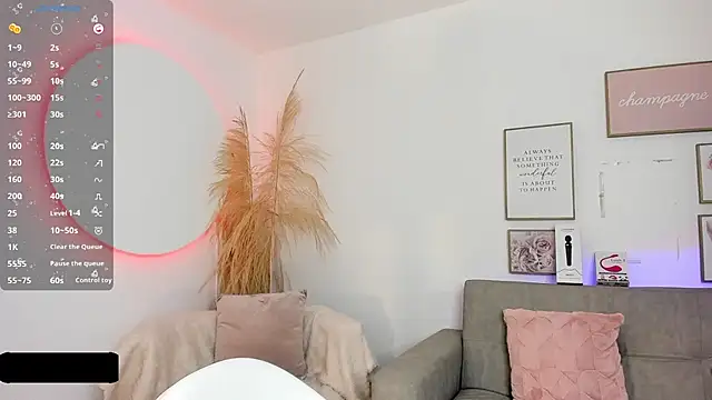 Snapshot of Crystal_Dluna chatting on March 10, 2025, 12:37 pm Crystal Dluna online show from March 10, 2025, 12:37 pm