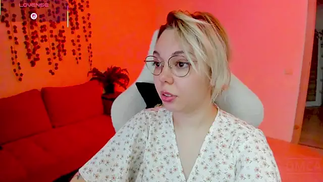 whoa-hoa-hoa-hoa-hoa online show from November 4, 2025, 2:38 pm