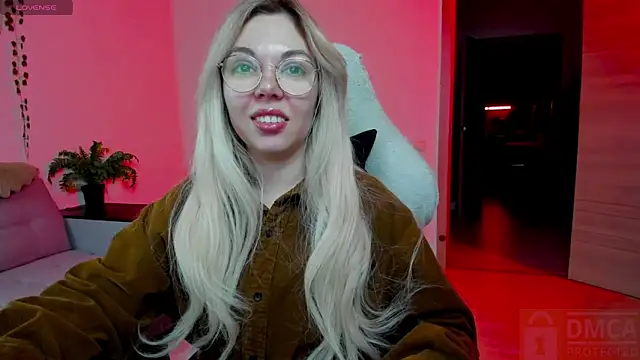 whoa-hoa-hoa-hoa-hoa online show from November 30, 2025, 4:55 pm