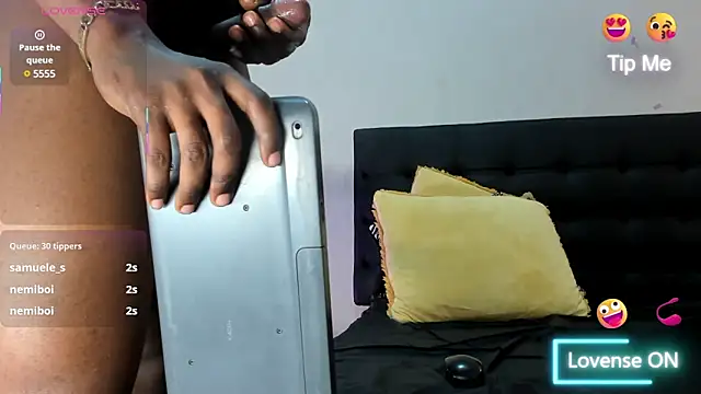 Snapshot of KENDER21_ chatting on March 19, 2025, 9:49 am KENDER21 online show from March 19, 2025, 9:49 am