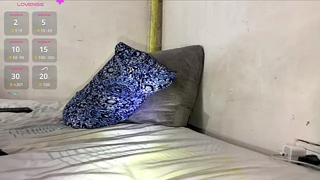 Snapshot of KENDER21_ chatting on October 24, 2025, 8:11 am KENDER21 online show from October 24, 2025, 8:11 am