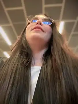 meow girl online show from September 21, 2025, 11:01 am