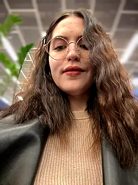 meow girl online show from November 3, 2025, 11:11 am