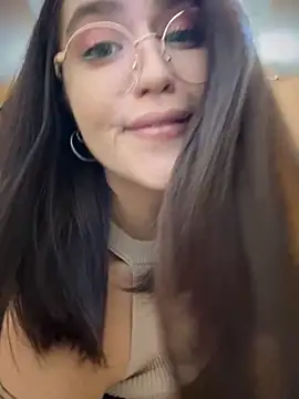 meow girl online show from November 17, 2025, 4:57 pm