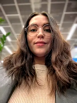 meow girl online show from November 21, 2025, 8:02 am