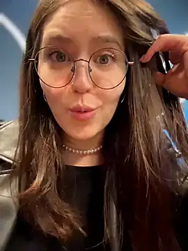 meow girl online show from February 22, 2026, 11:09 am