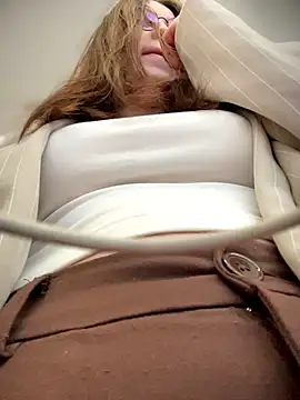 Snapshot of meow_girl chatting on May 3, 2026, 1:39 pm meow girl online show from May 3, 2026, 1:39 pm