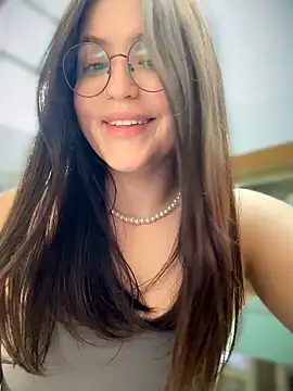 Snapshot of meow_girl chatting on June 5, 2026, 11:05 am meow girl online show from June 5, 2026, 11:05 am