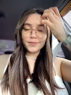 Snapshot of meow_girl chatting on June 6, 2026, 11:37 am meow girl online show from June 6, 2026, 11:37 am
