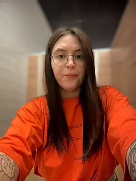 Snapshot of meow_girl chatting on June 10, 2026, 11:31 am meow girl online show from June 10, 2026, 11:31 am