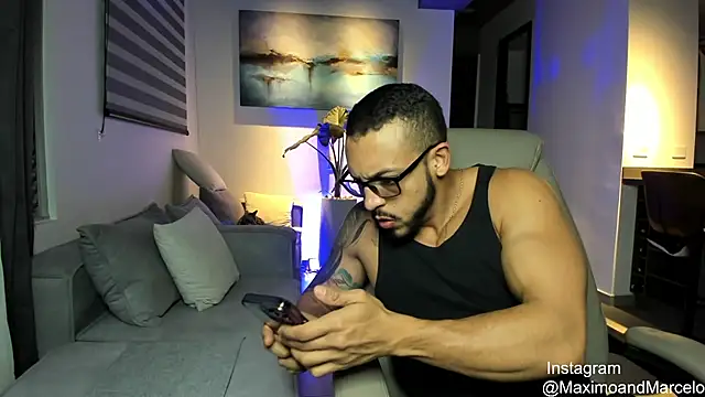 Snapshot of Maximo_Marcelo chatting on March 18, 2025, 11:20 pm Maximo Marcelo online show from March 18, 2025, 11:20 pm