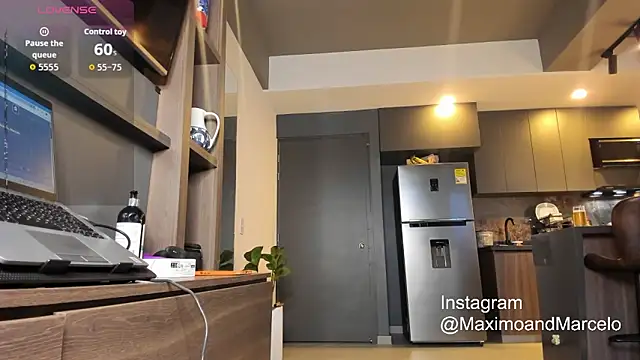 Snapshot of Maximo_Marcelo chatting on September 29, 2025, 10:47 pm Maximo Marcelo online show from September 29, 2025, 10:47 pm