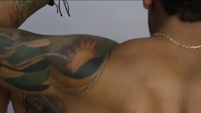 Snapshot of Maximo_Marcelo chatting on October 15, 2025, 7:03 pm Maximo Marcelo online show from October 15, 2025, 7:03 pm