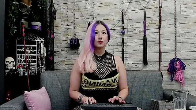 CruelMistress online show from November 22, 2025, 4:11 am