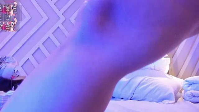 Snapshot of Emily_Monroe_ chatting on October 11, 2025, 10:58 am Emily Monroe online show from October 11, 2025, 10:58 am