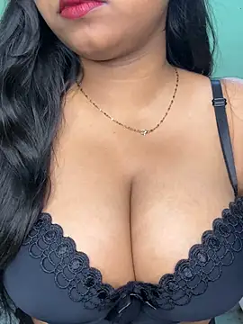 Snapshot of Ishaani_0 chatting on May 22, 2026, 6:24 pm Ishaani 0 online show from May 22, 2026, 6:24 pm
