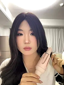 xyebobs online show from December 17, 2025, 2:34 pm