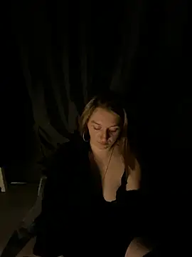 Snapshot of Stoner_BarbieXX chatting on June 11, 2026, 8:51 pm Stoner BarbieXX online show from June 11, 2026, 8:51 pm