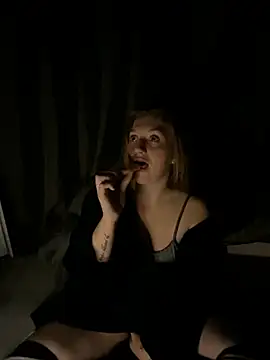 Snapshot of Stoner_BarbieXX chatting on July 25, 2026, 8:39 pm Stoner BarbieXX online show from July 25, 2026, 8:39 pm