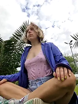 Public Katrisha online show from May 1, 2026, 1:26 pm