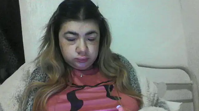 CamilaCherryX online show from January 14, 2025, 6:17 pm