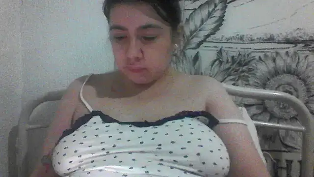 CamilaCherryX online show from September 28, 2025, 10:04 pm