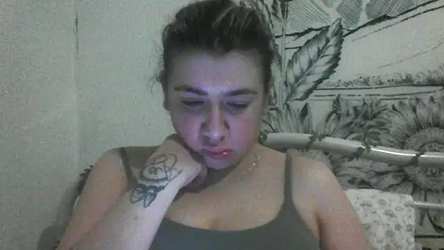 CamilaCherryX online show from March 18, 2026, 7:39 pm