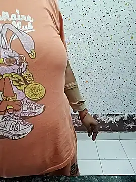 milf-kaira online show from January 15, 2025, 4:04 am