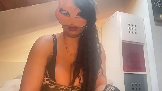 Snapshot of SCARLET-SANTANA chatting on February 18, 2025, 10:27 am SCARLET-SANTANA online show from February 18, 2025, 10:27 am