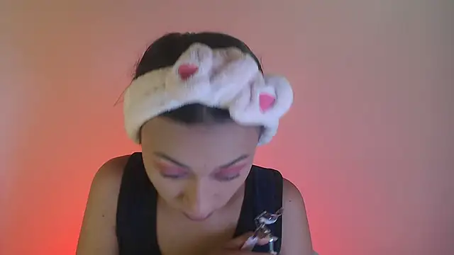 Snapshot of Little_aphrodite chatting on October 17, 2025, 7:16 pm Little aphrodite online show from October 17, 2025, 7:16 pm